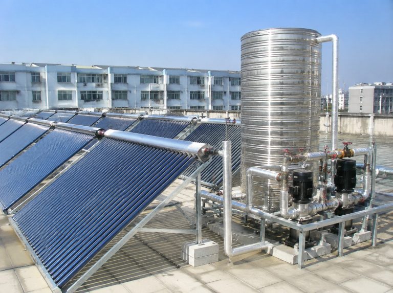 汶上县商用大容量真空管太阳能热水系统